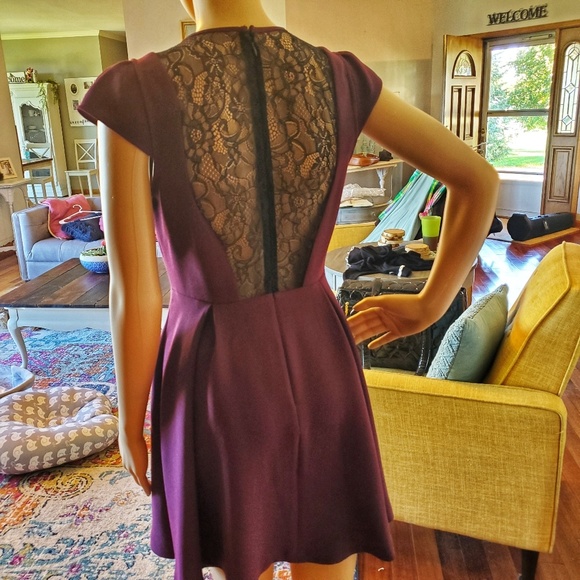BCBGeneration NWT deep V lace neck cocktail dress - Picture 5 of 5